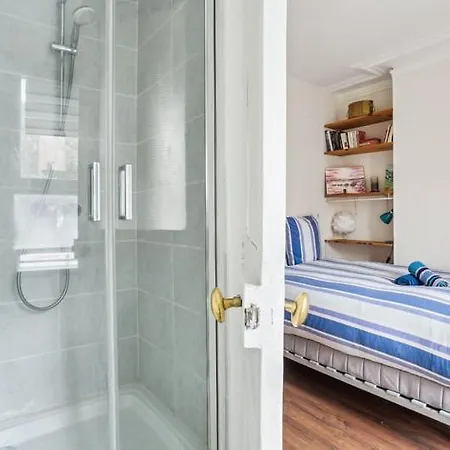 Authentique 2 Pieces - 13e Apartament