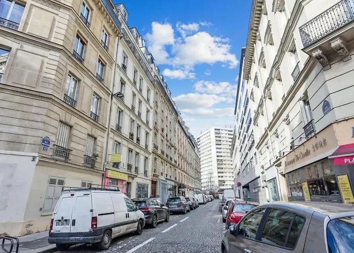 Authentique 2 Pieces - 13e Apartment